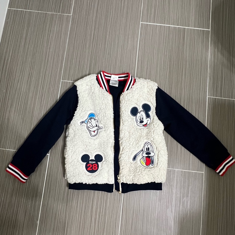 Disney character zip up Sherpa jacket - NEVER WORN size 5/6